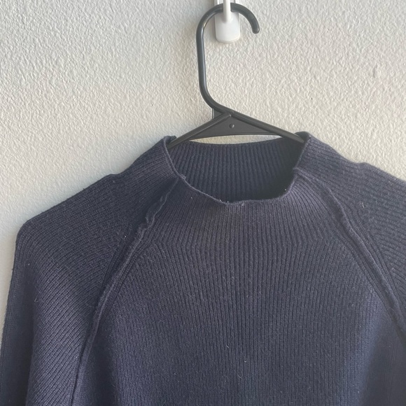 sweater - Picture 2 of 3